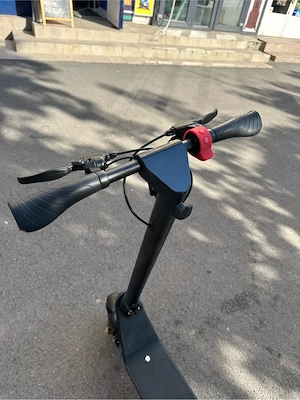 Trotinetă Electrică MYRIA UEV MY7047   Ca Nouă | Folosită o singură dată