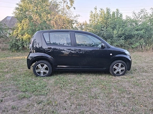 Daihatsu Sirion 1.3 benzina  4 4 Permanent An 2008 - imagine 4