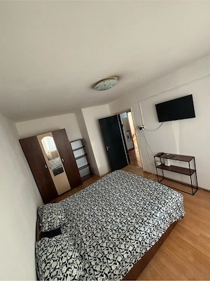 **Închiriez apartament 3 camere   Sector 4, Aparatorii Patriei - imagine 4