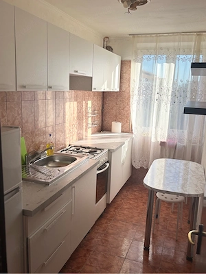 **Închiriez apartament 3 camere   Sector 4, Aparatorii Patriei - imagine 3