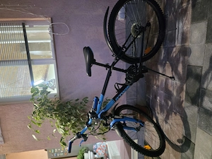 Mă vinde!!!! Bicicleta băieți 24 inch, in stare excelenta. 