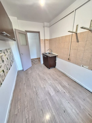 Vanzare apartament 3 camere str Razboieni - imagine 8