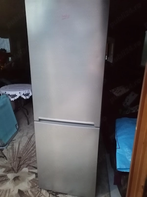 Vind combina frigorifica no frost Beko ca nou 