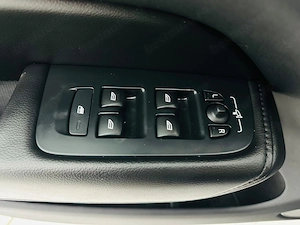 Volvo XC60 - imagine 12