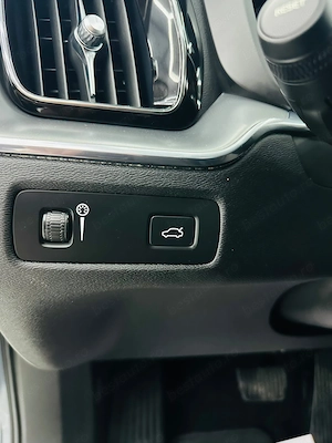 Volvo XC60 - imagine 11