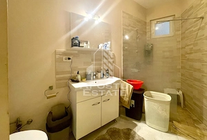 Casa cu 2 apartamente – zona Piata Catedralei - imagine 7