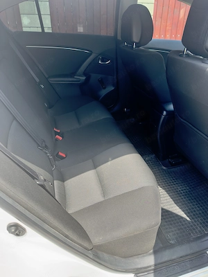 Toyota Avensis t27 1.6 - imagine 8