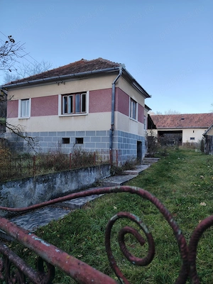 Casa la 12 km de Deva