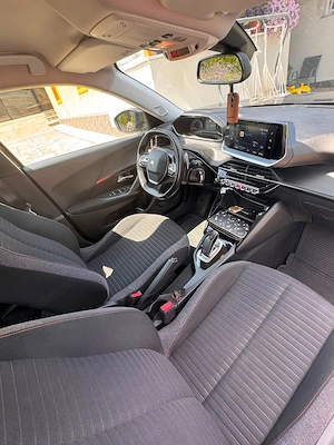 Peugeot 2008 Peugeot 2008 an 2020 km 104000, motor 1.2 benzina - imagine 2
