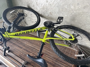 Vând bicicletă,folosită foarte puțin dar a fost depozitată mult timp