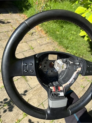 Volan Piele cu Comenzi VW Golf 5 / Passat B6 / Jetta / Touran - imagine 3