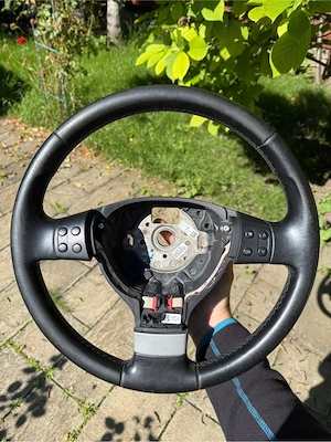 Volan Piele cu Comenzi VW Golf 5 / Passat B6 / Jetta / Touran