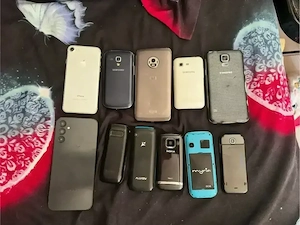 vand lot de telefoane 
