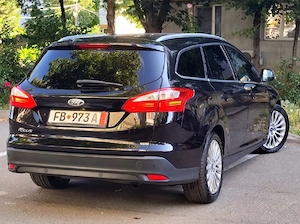 Ford Focus Titanium, 1.6 benzină clasic MPI, Climatronic, Keyless go - imagine 4
