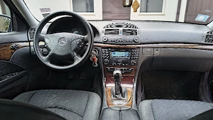 Mercedes E 220