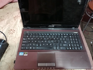 laptop  ASUS in stare impecabila