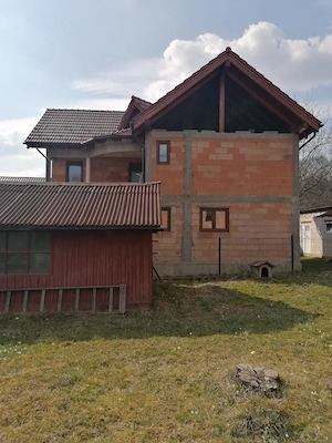Vand casa in Viseu de sus - imagine 3