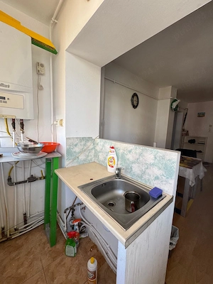 Apartament cu balcon  2 camere  Zona Centrala   - imagine 3