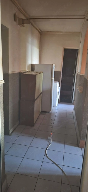 Vand Apartament 2 camere decomandat - imagine 2