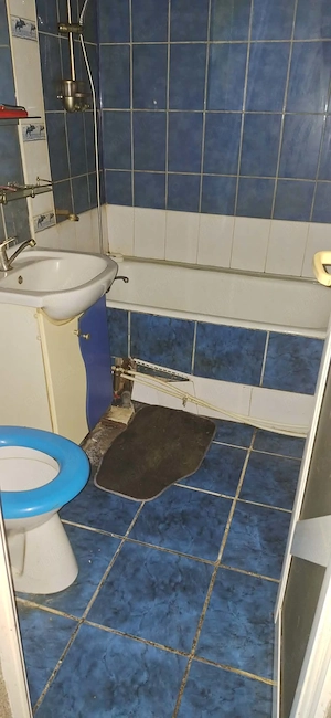 Vand Apartament 2 camere decomandat - imagine 5