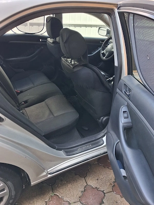 Toyota Avensis 2.0 D-4D  - imagine 4