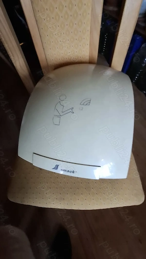 vand uscator de maini folosit la fost Restsurant