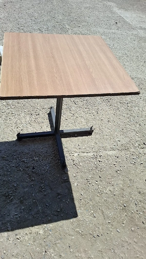 Masa de vanzare