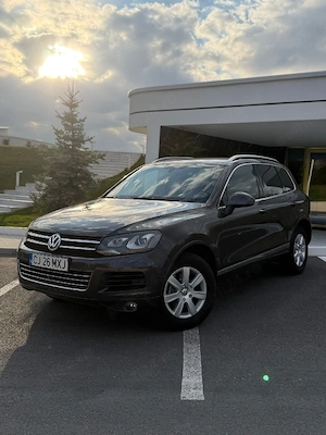 Touareg V6 3.0 l, suspensie pneumatică, an 2012