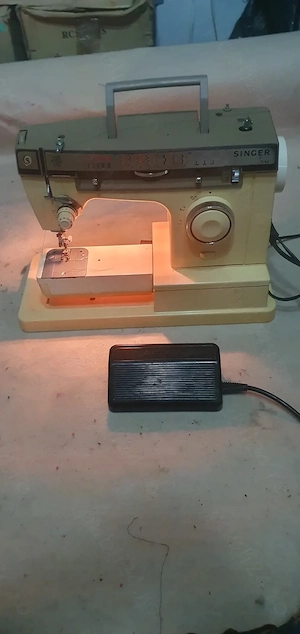 Singer 7146 | Mașină de cusut electrică | Made in Italy | Funcțională