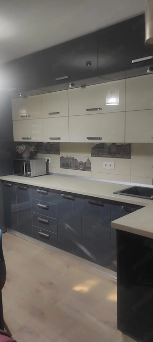 apartament cu 3 camere  - imagine 2
