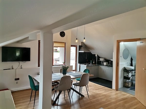 Vila, pensiune cu 4 apartamente 