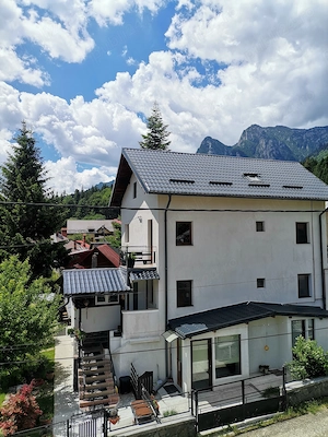 Vila, pensiune cu 4 apartamente  - imagine 2