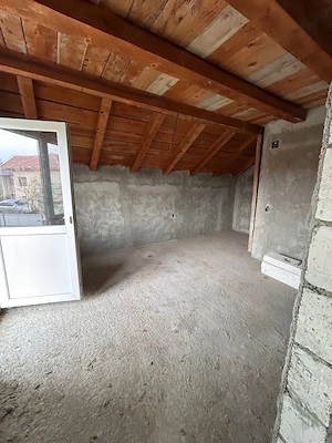 Vând casă în Comuna Sinești sat Popesti  - imagine 14