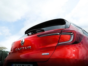 Renault Captur E-Tech Plug-in Hybrid - imagine 7