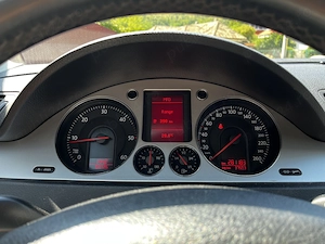 Volkswagen Passat B6 - imagine 9