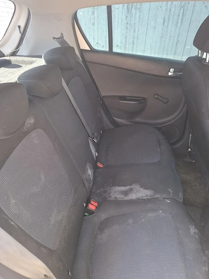 Hyundai i20  - imagine 8