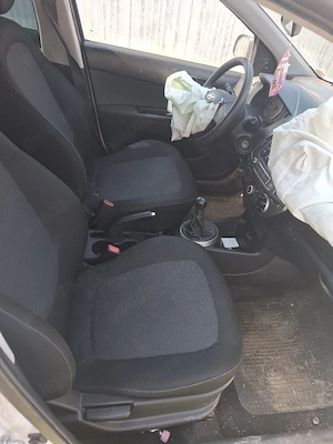 Hyundai i20  - imagine 10