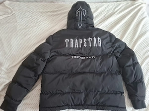 Vând Geaca Trapstar, are o stare  bună