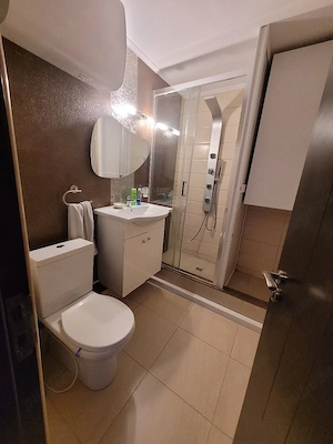 Închiriez apartament cu 2 camere, semi-decomandat, loc de parcare inclus, prima inchiriere - imagine 3
