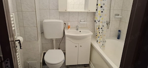 Inchiriez NUMAI  pe termen lung, apartament decomandat, 2 camere, zona TIC TAC - imagine 10