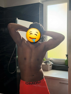 Bună suntem cuplu transexuală și băiat activ dotati