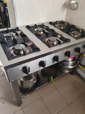 Vând aparatura horeca 