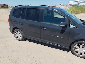 Volkswagen Touran 1.6 TDI, 1598 cm3, 105 CP, 134700 km - imagine 5