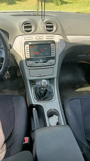 vând Ford Mondeo Mk4 an 2007 motor 1,8TDCI cu 200000km reali itp valabil mai 2027 - imagine 4