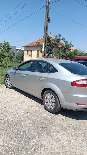 vând Ford Mondeo Mk4 an 2007 motor 1,8TDCI cu 200000km reali itp valabil mai 2027 - imagine 8