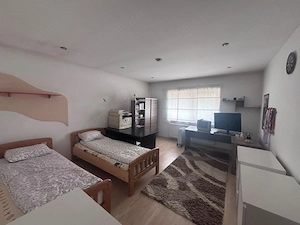 Spre inchiriere, casa cu 3 camere, intr-o zona linistita - imagine 5