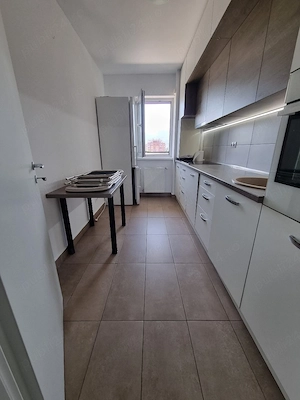 închiriez apartament 2 camere  - imagine 8