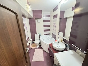 Apartament 3 camere, renovat complet, mobilat ,2 bai, et 3, situat pe mijloc, bloc pe cadre, Lukoil  - imagine 6