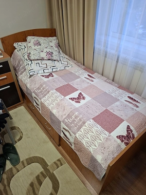 Vând două paturi de 1 persoană