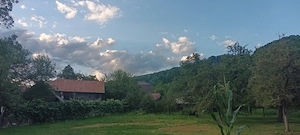 Vând casa cu anexe gospodărești cu curte mare, gradina și livada - imagine 2
